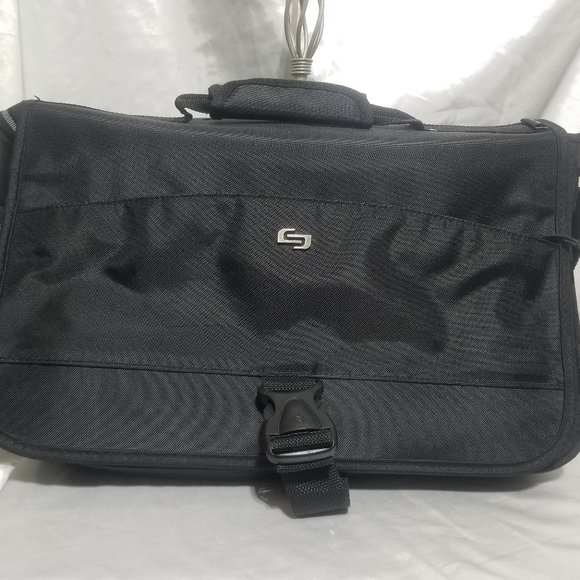 Solo Carrying Case Briefcase for 16" Notebook -Black Used/ Like New - Picture 1 of 16